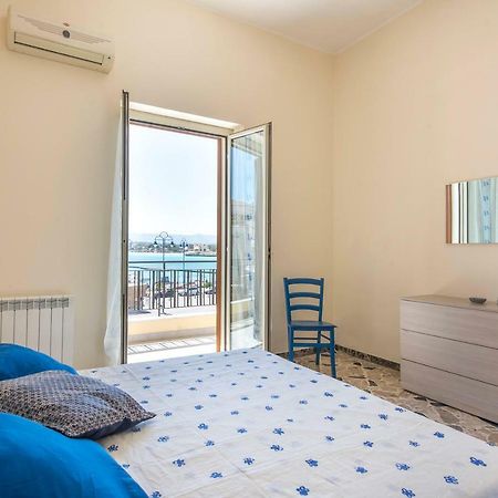 Casetta Vista Mare In Piazza A Mondello Palermo Dış mekan fotoğraf
