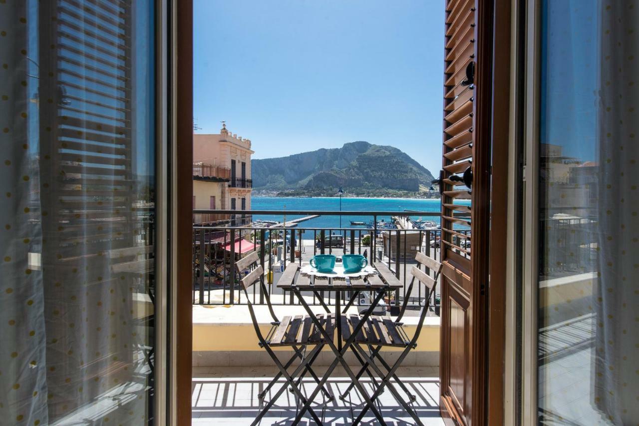 Casetta Vista Mare In Piazza A Mondello Palermo Dış mekan fotoğraf