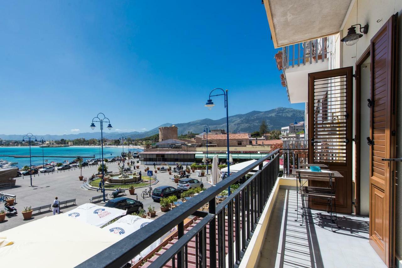 Casetta Vista Mare In Piazza A Mondello Palermo Dış mekan fotoğraf