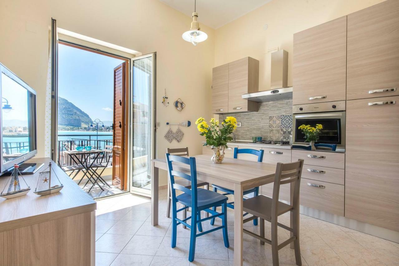 Casetta Vista Mare In Piazza A Mondello Palermo Dış mekan fotoğraf